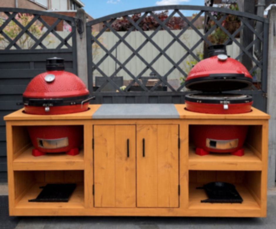 Kamado setup met twee grills